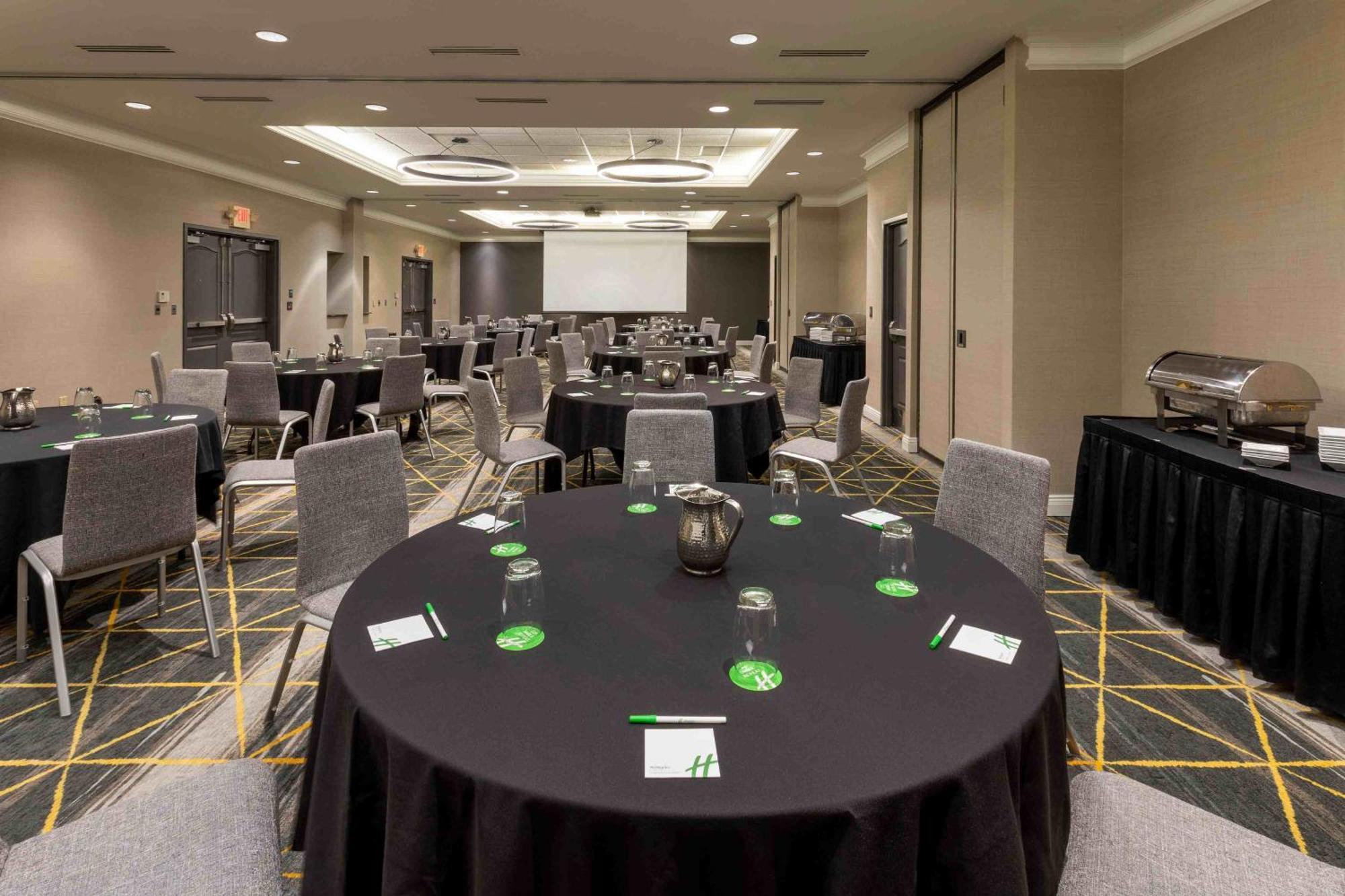 Toledo - I-80/90 By Ihg Hotel Maumee